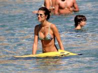 Alessandra Ambrosio wypoczywa w bikini na Mykonos